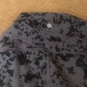 Lululemon cropped workout leggings